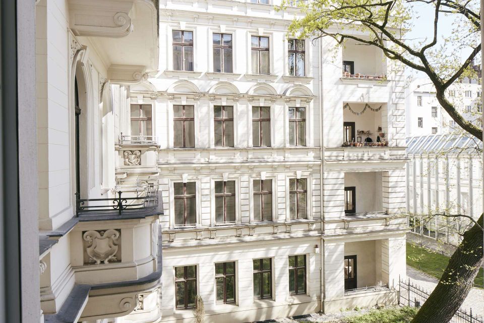 Ihre Altbauwohnung: Bezugsfreie 3 Zimmer in historischem Gründerzeit-Ensemble