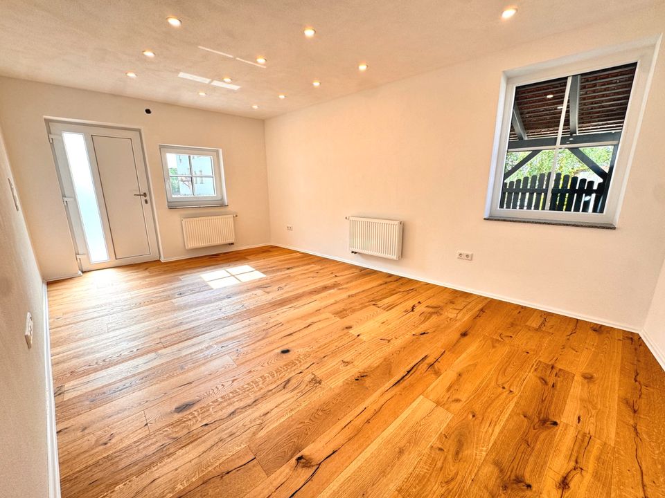 Provisionsfrei - Renovierte 3 Zimmer Wohnung mit Terrasse und Stellplatz in Heßdorf