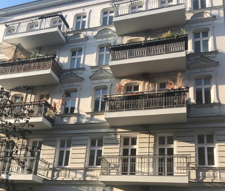 3-Zimmer-Altbauwohnung mit Balkon *provisionsfrei*