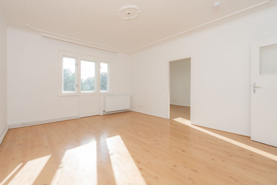 PROVISIONFREI: Charmante 2 Zimmer - Wohnung mit modernem Bad, Balkon & Garage
