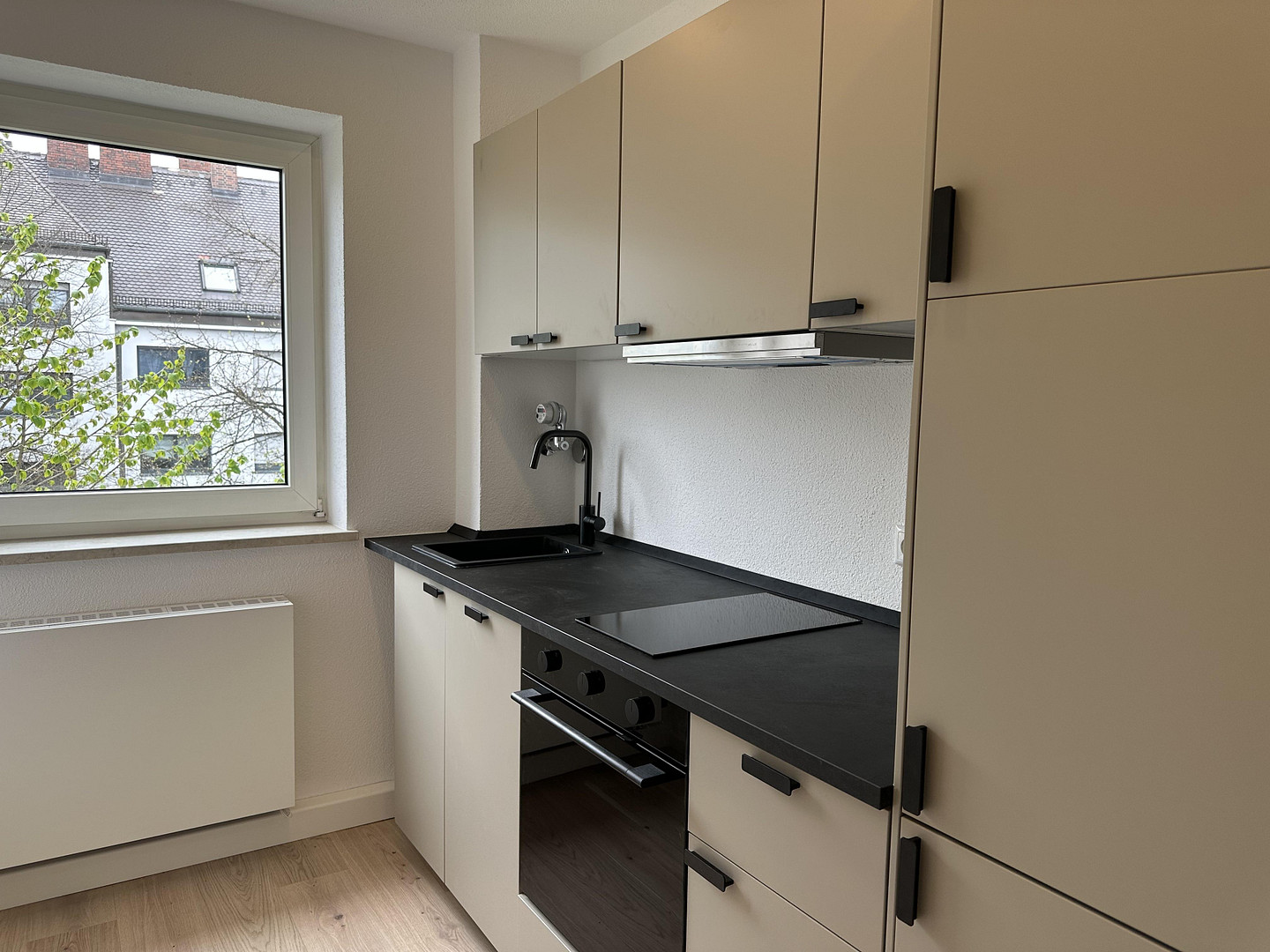 *Provisonsfrei* 3 Zimmer Wohnung nahe Harras – Frisch renoviert