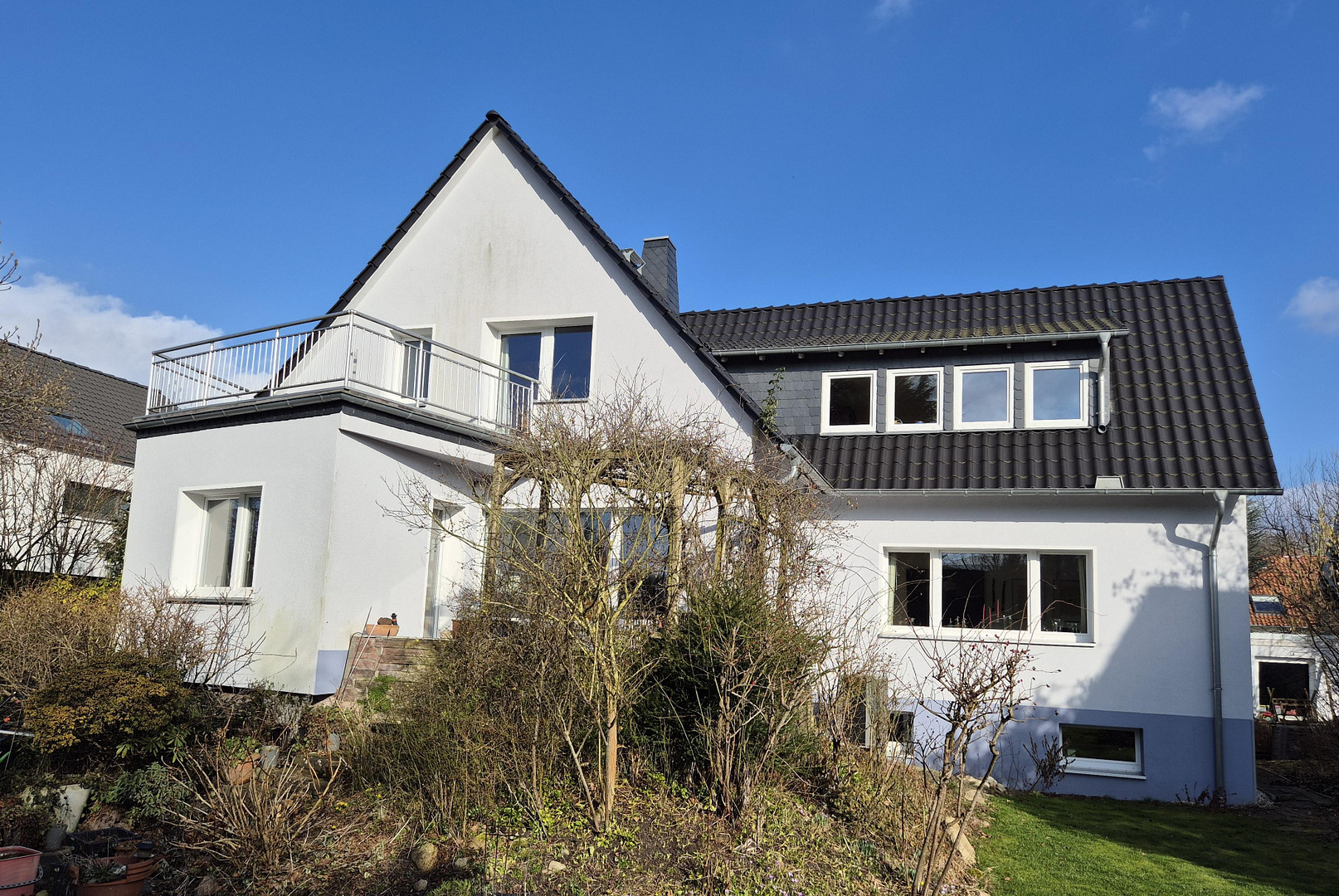 Großes Einfamilienhaus mit Einliegerwohnung in Groß-Buchholz, sehr ruhige Lage