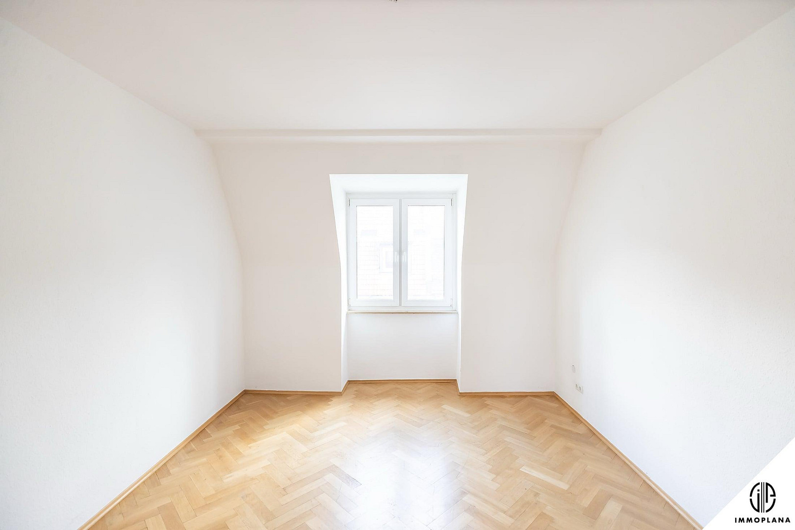 * Renovierte 2 Zimmer + Balkon mit Altbaucharme im Szeneviertel Gostenhof! PROVISIONSFREI! *