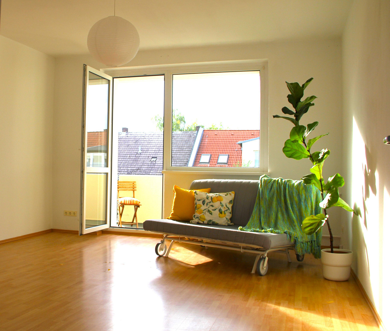 Bezugsfreie 2-Zimmer Wohnung in ruhiger Seitenstr. mit Blick ins Grüne