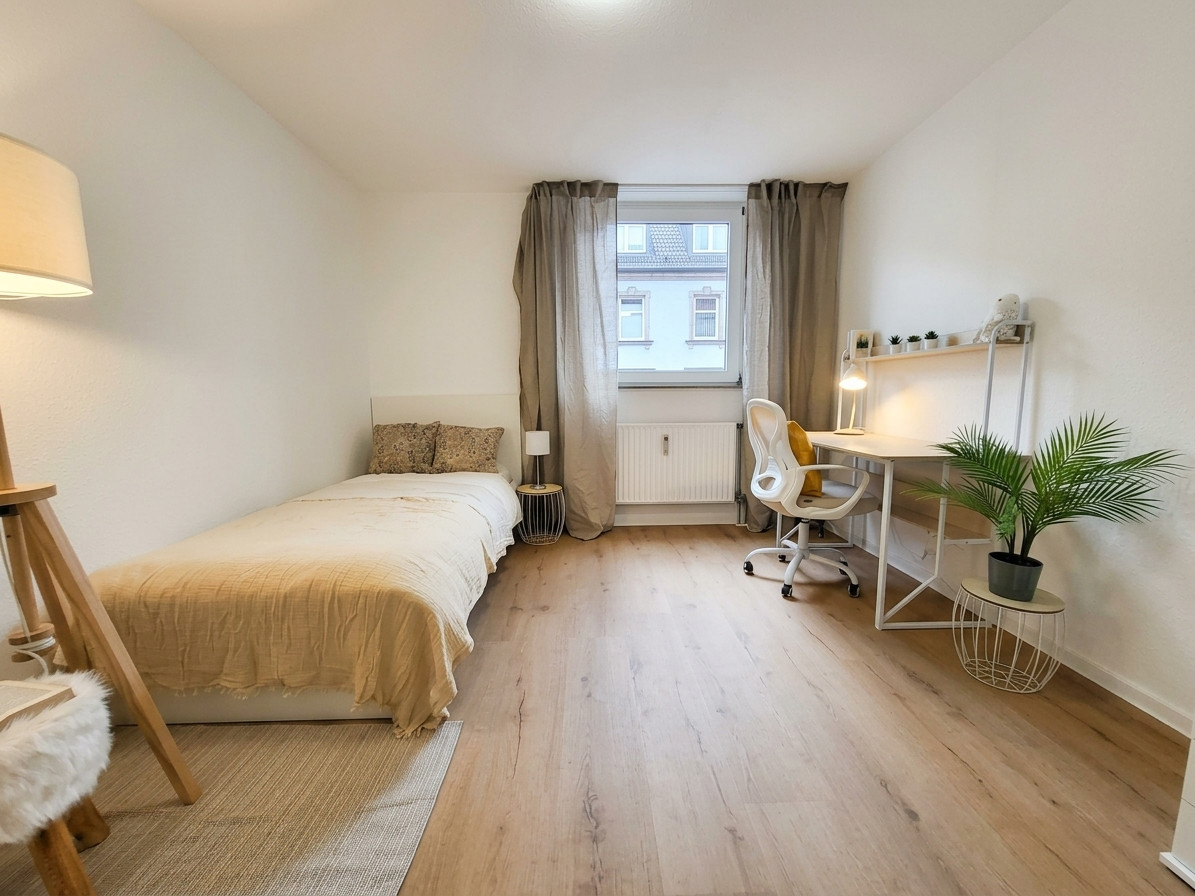Möbliertes 1-Zi.-Apartment in begehrter Lage von Erlangen – bezugsfrei, 6,5 % Renditepotential!