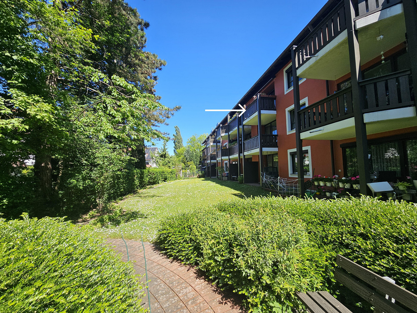 Geschmackvolle 4-Raum-Maisonette-Wohnung mit gehobener Innenausstattung, EBK und großem Balkon