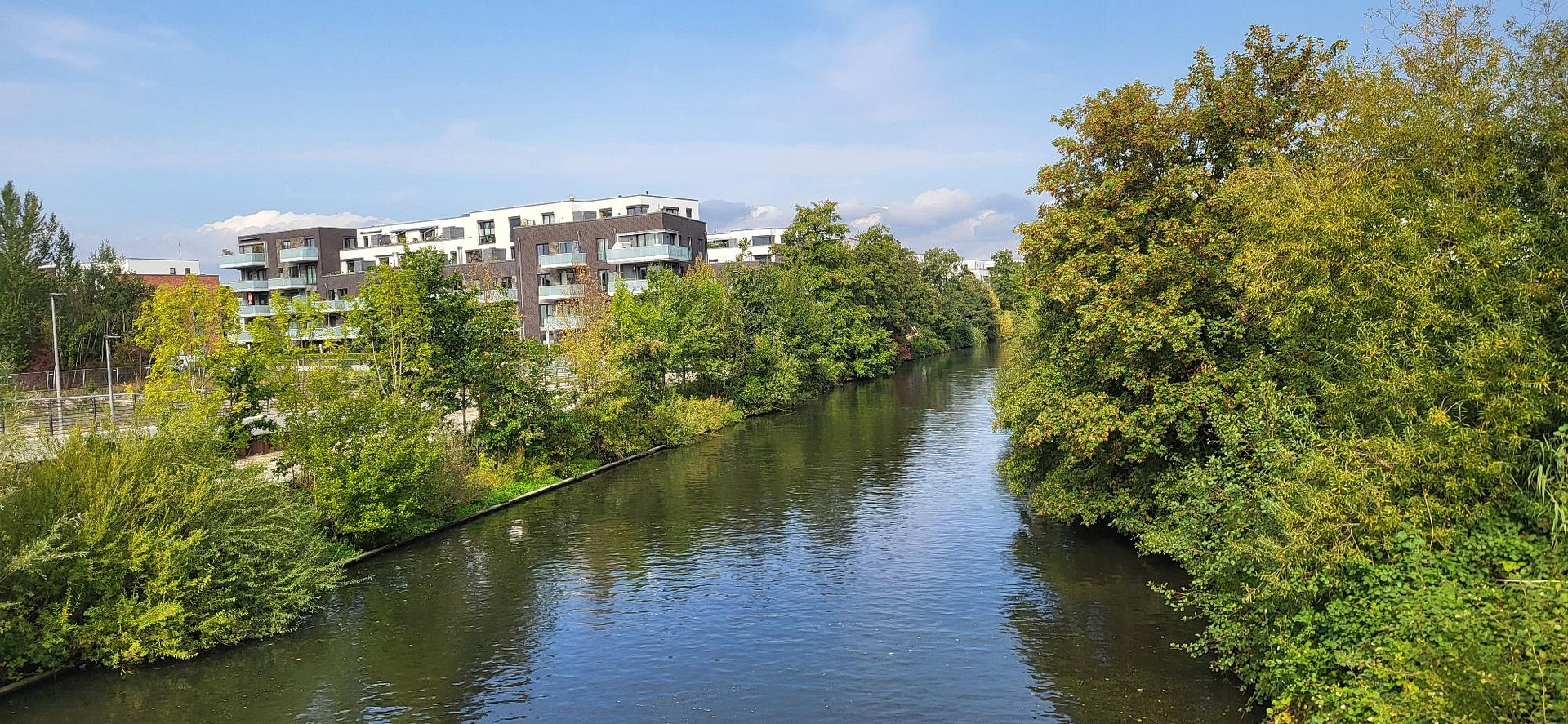 MODERNE, NEUWERTIGE, BARRIEREFREIE 3-ZIMMER-WOHNUNG AM SCHLEUSENGRABEN IN BERGEDORF