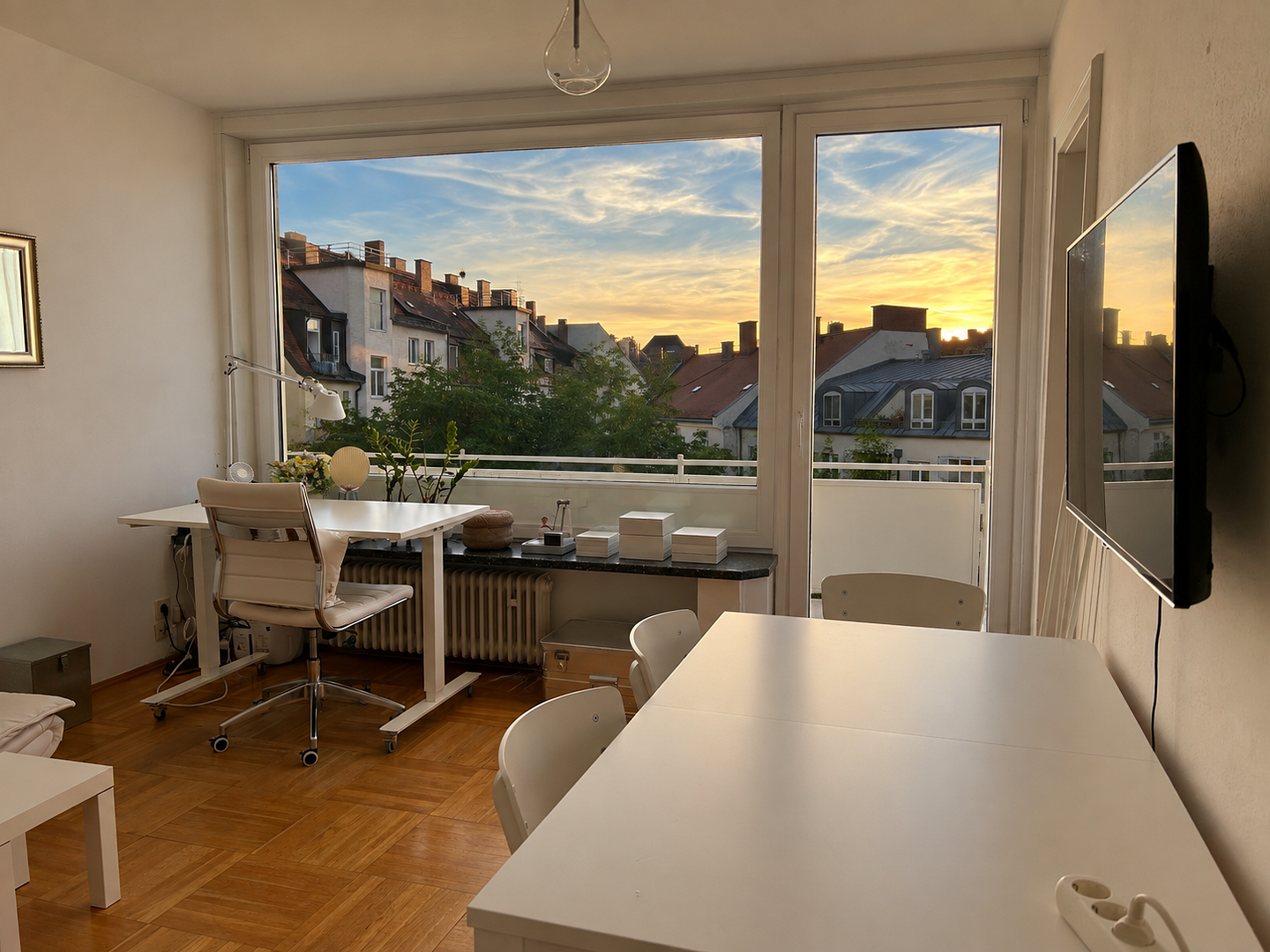 Traumlage in München/Bogenhausen - Verkaufe Einzimmer-Wohnung mit Balkon im 5.OG