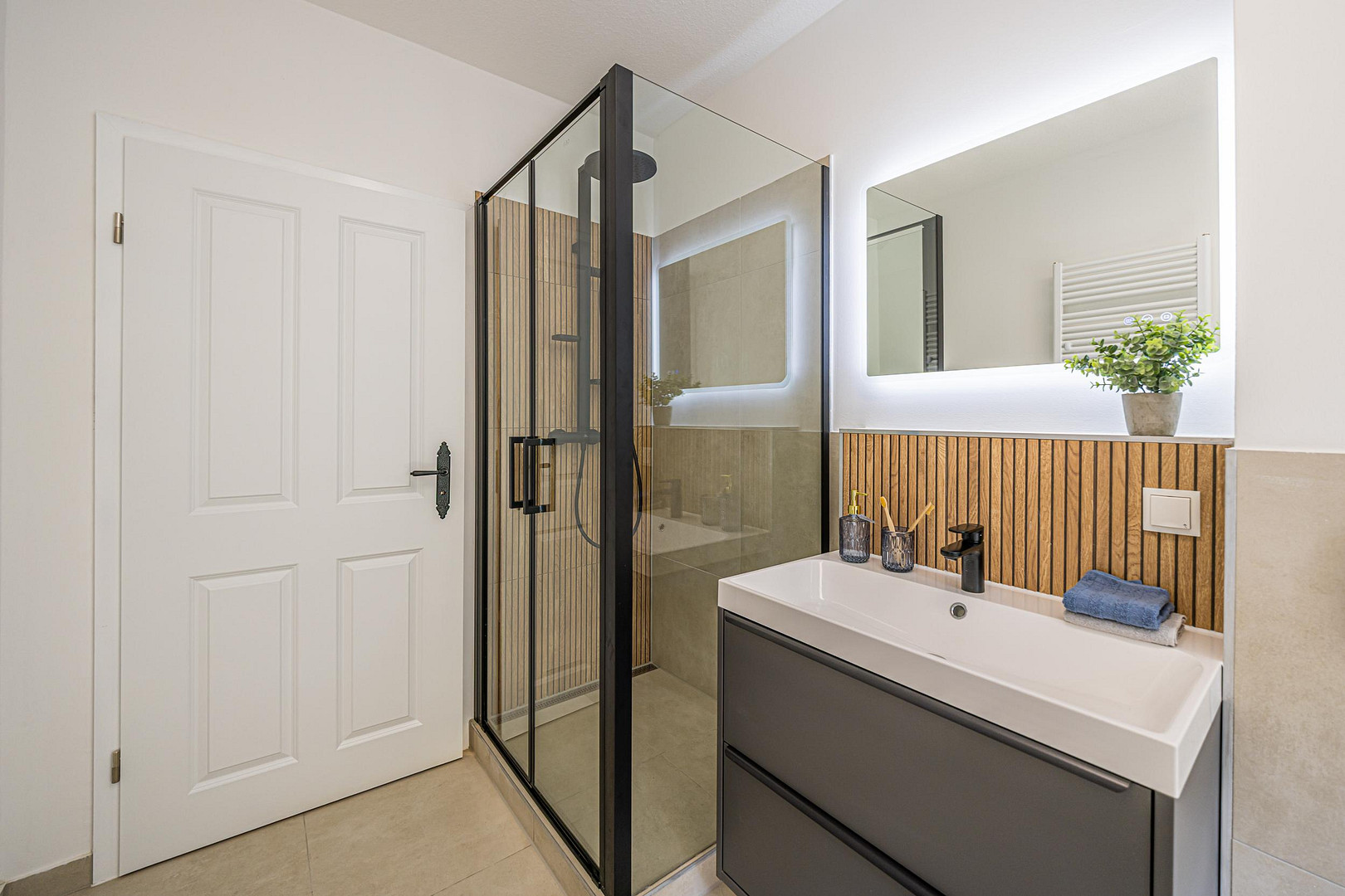 *Exklusiv: 2-R Altbau in Leipzig | bezugsfrei | provisionsfrei | 4% Rendite + 4,25% Afa*