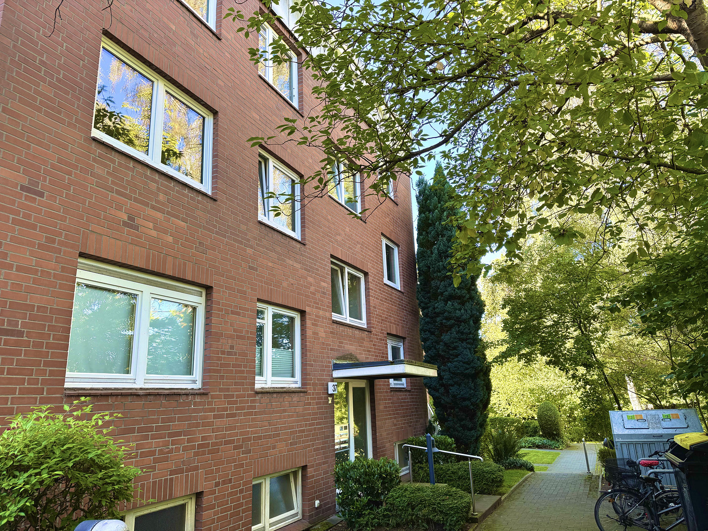 Provisionsfreie 3-Zimmer-Wohnung im grünen Hamburg-Niendorf - renoviert