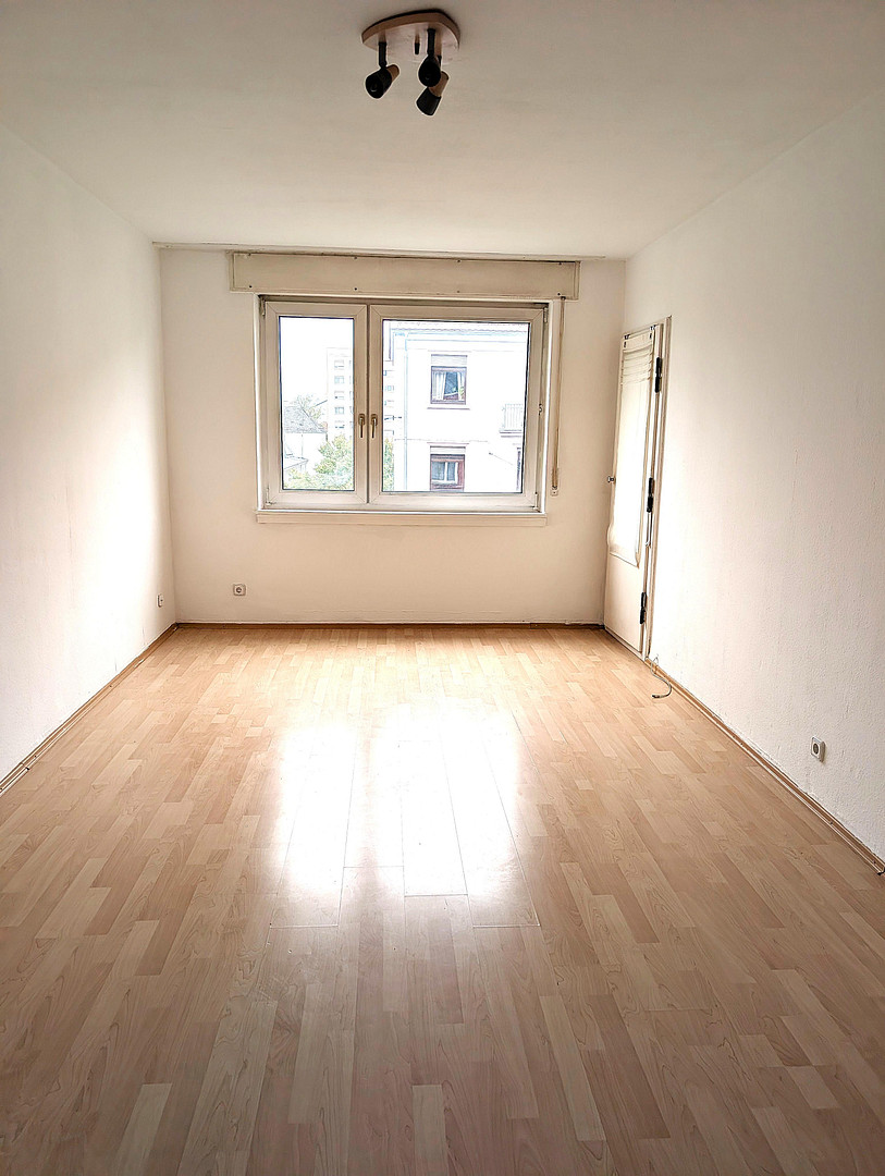 Wohlfühl-Wohnung in der SW-Stadt: 2 Zimmer 3.OG, Aufzug, Loggia