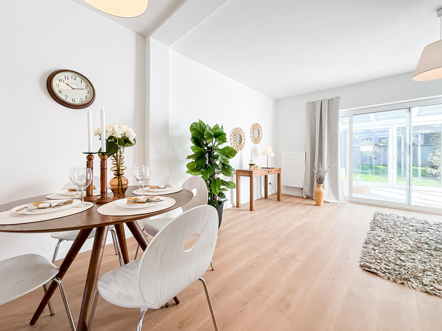 Viel Platz fürs Familienleben – saniertes Reihenhaus mit Wintergarten, sofort bezugsfrei