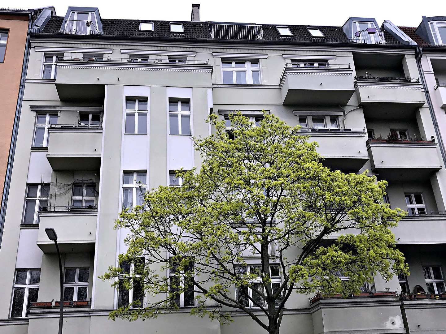 Provisionsfreie 2 Zimmer Wohnung im ruhigen Berliner Altbau