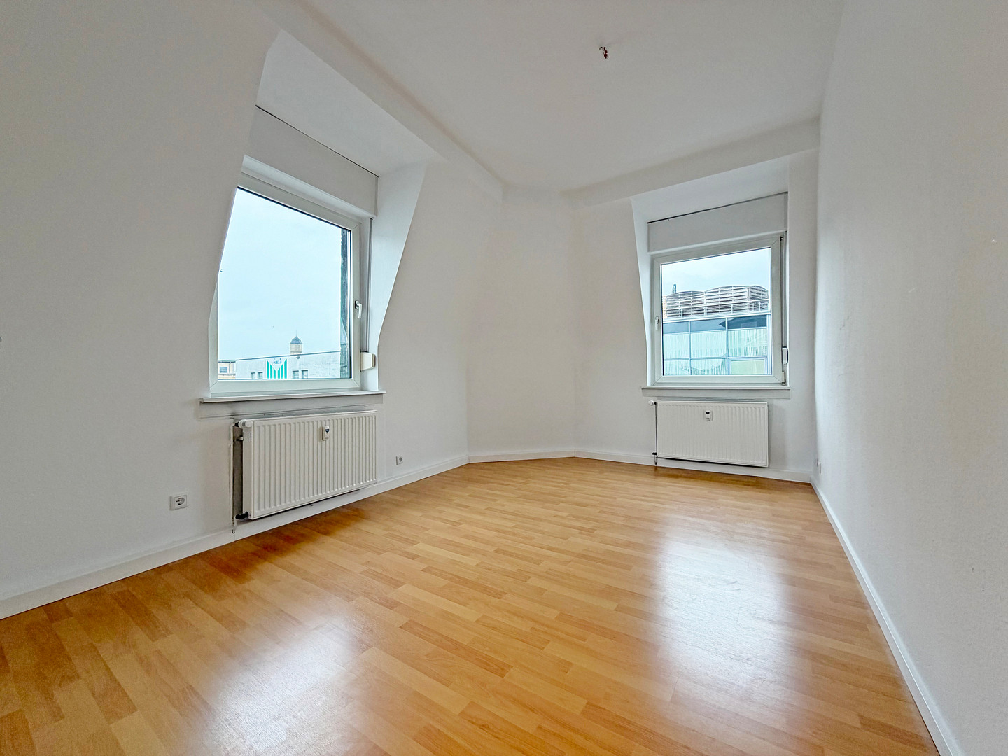 Schlüssel umdrehen und loslegen - renovierte 2-Zimmer-Wohnung mit Stellplatz in Neckarau!
