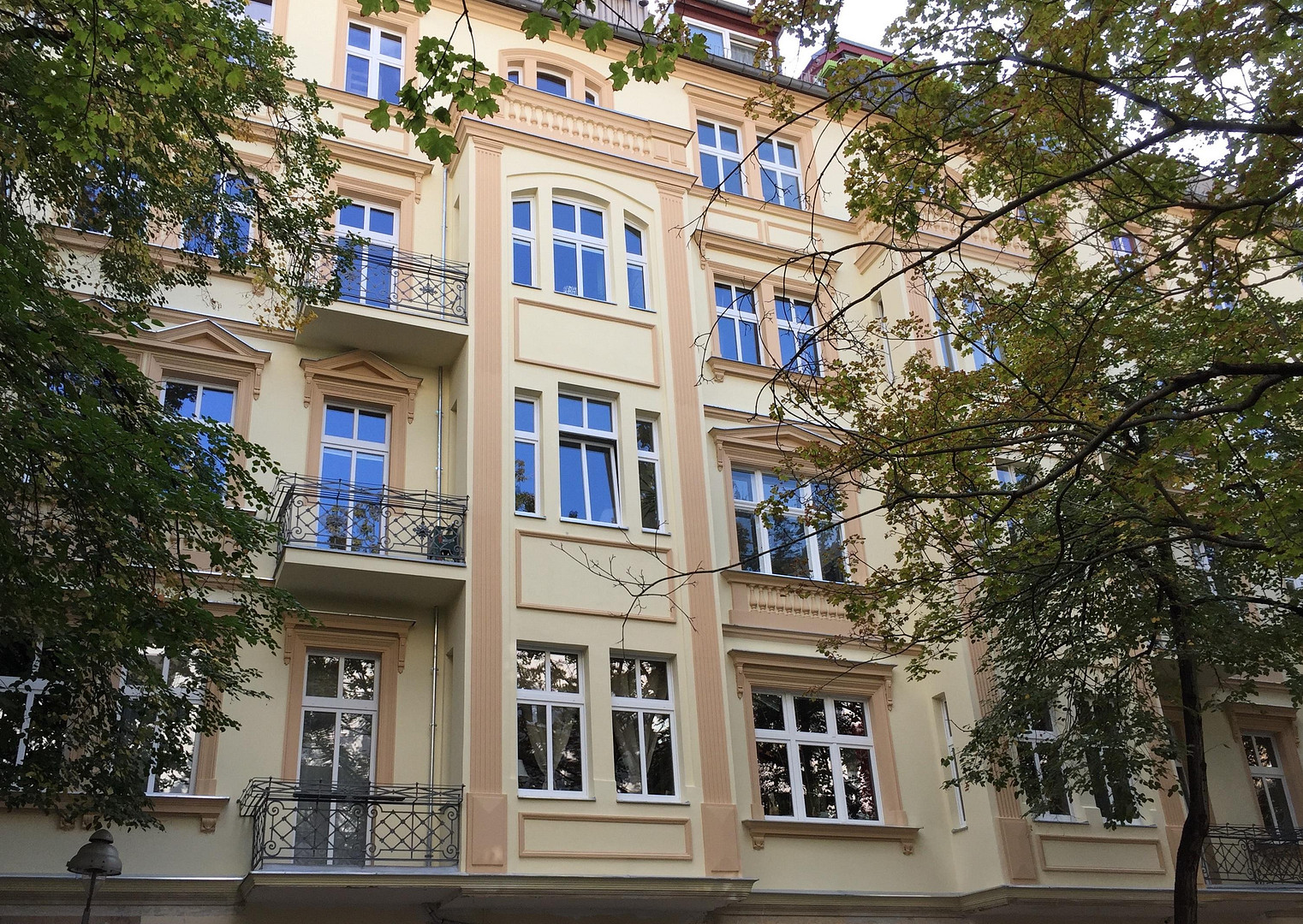 sanierte Wohnung in Wilmersdorf Seitenflügel leerstehend