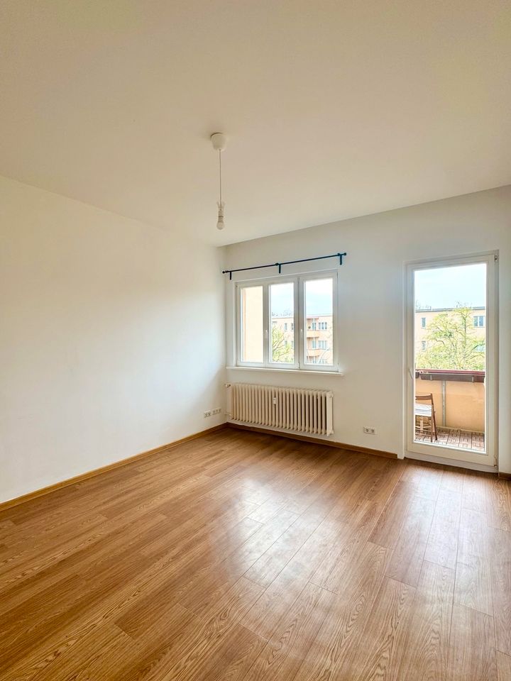 Sanierte Bezugsfreie Wohnung in Steglitz zum Verkauf