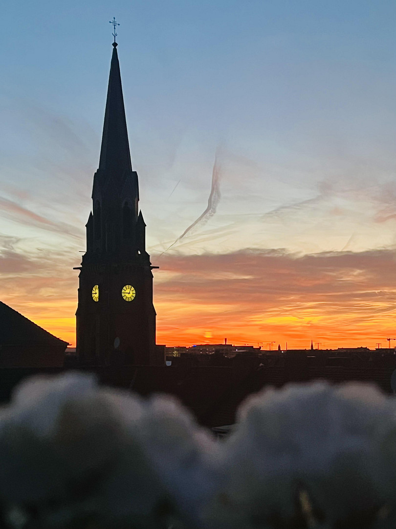 3-Zimmer-Wohnung mit Süd-West-Loggia inkl. hochwertiger Einbauküche & Blick über Nürnberg