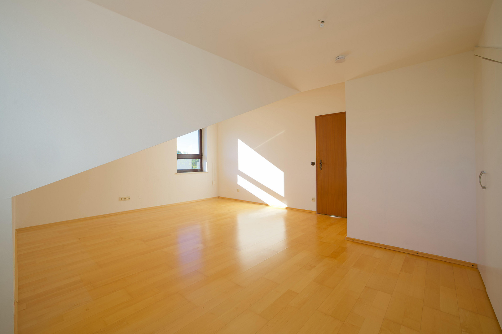 Charmante 4-Zimmer-Maisonette-Wohnung mit Südbalkon in München-Allach – Nähe Karlsfelder Bahnhof