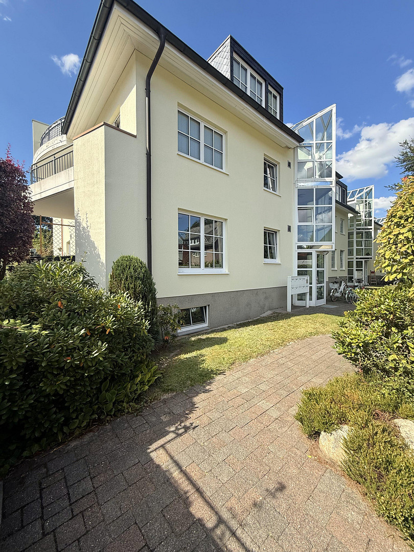 Großzügige Wohnung mit ca. 90 m² Grundfläche – Balkon, TG & ruhige Spielstraße - Provisionsfrei