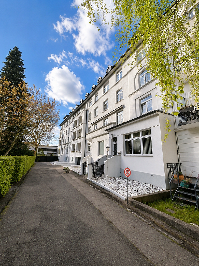 Stilvoller Familienaltbau | 117 m² | 4,5 Zimmer | Garage | Loggia | Blick ins Grüne | Tarpenbek