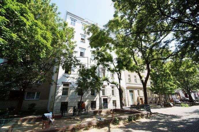 Provisionsfrei - Bergmannkiez und eigener Garten- 4-Zi.-Altbau mit Balkon
