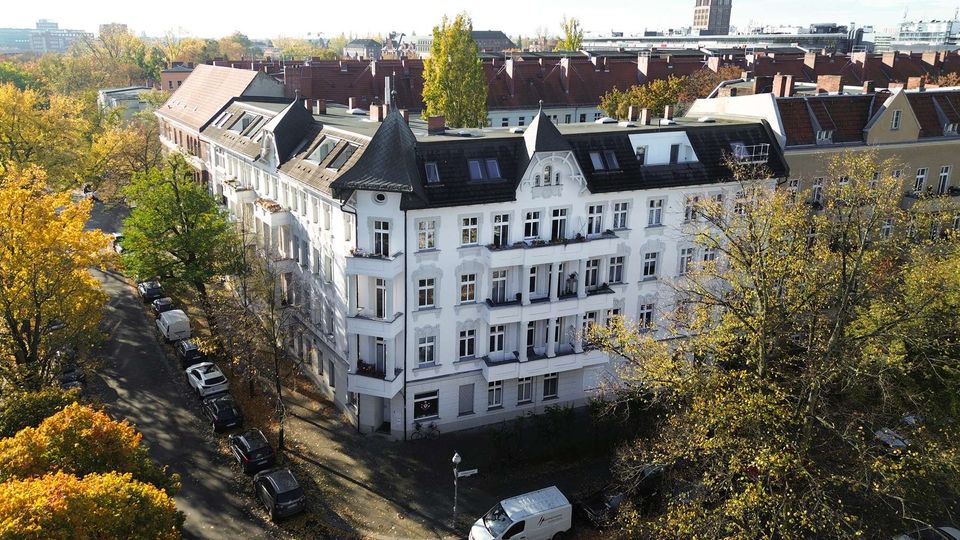 Provisionsfreie 3-Zimmer-Wohnung im gepflegten Altbau mit eigenem Gartenbereich