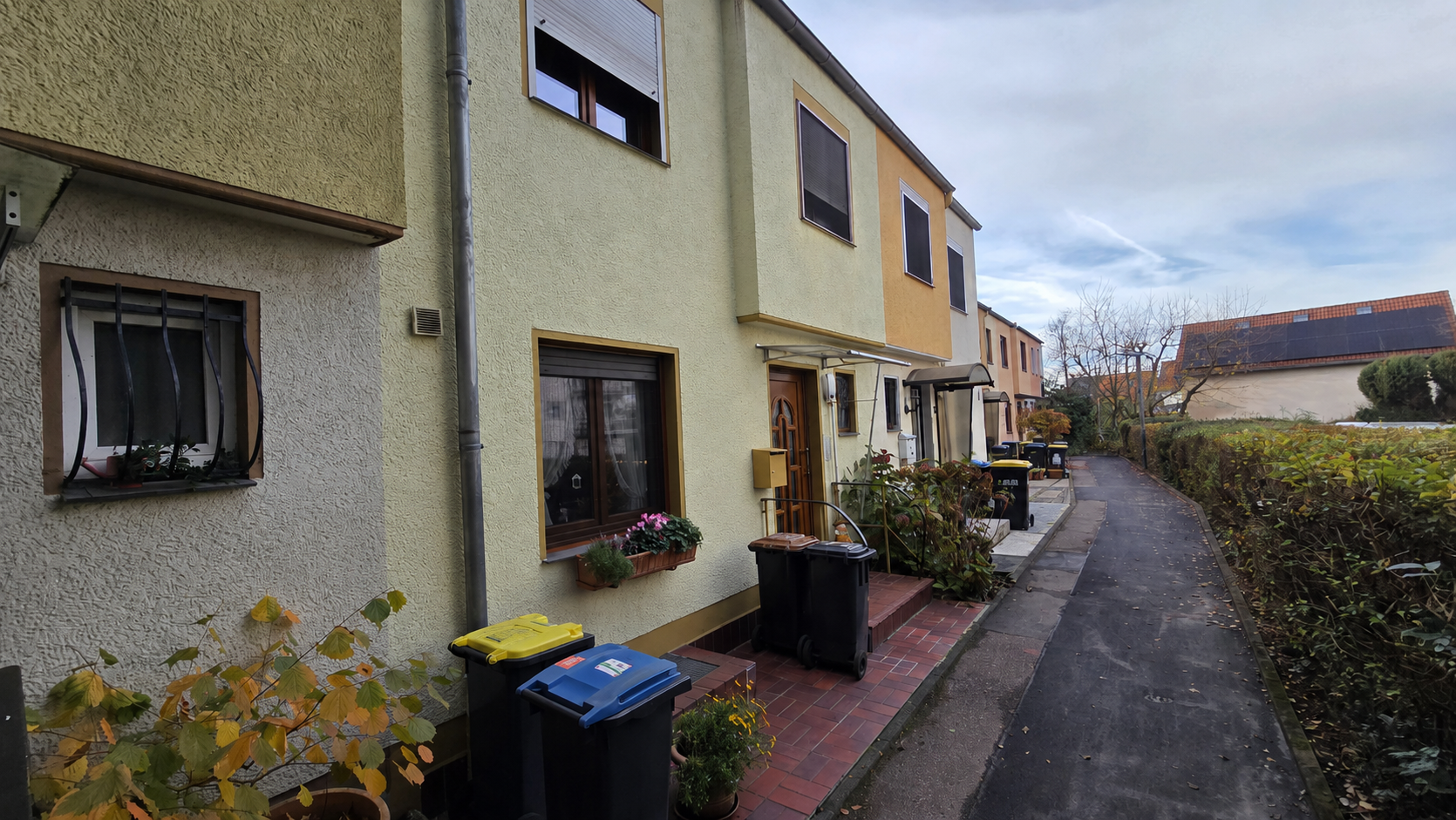 Provisionsfrei: Reihenmittelhaus in Köln-Esch von Privat