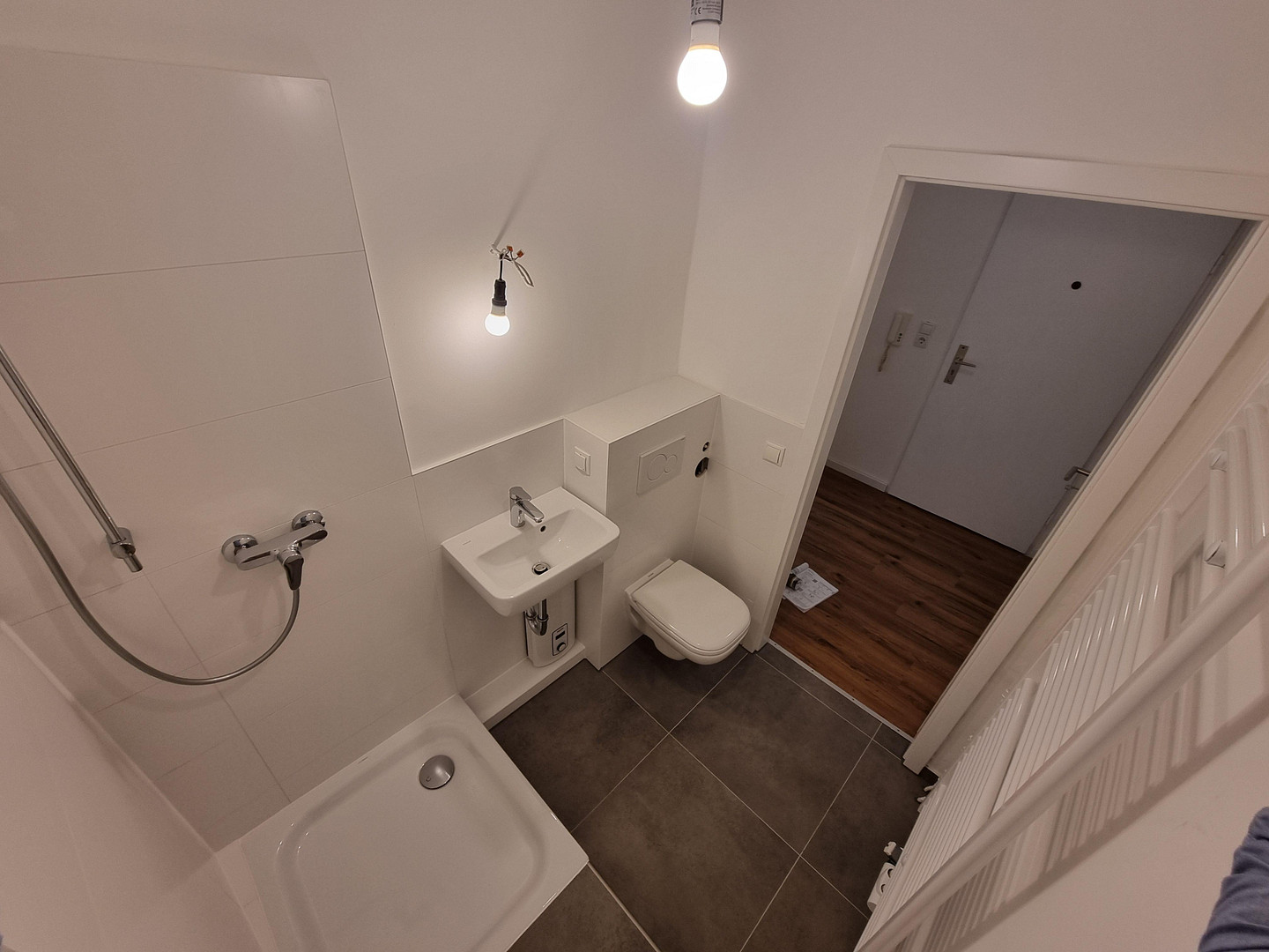 Frisch sanierte 1-Zimmer-Wohnung mit Terrasse