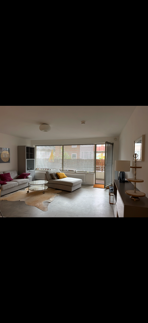 Top gepflegte 3-Zi.  Wohnung mit großem Sonnenbalkon, TG-Stellplatz und Aufzug in Derendorf