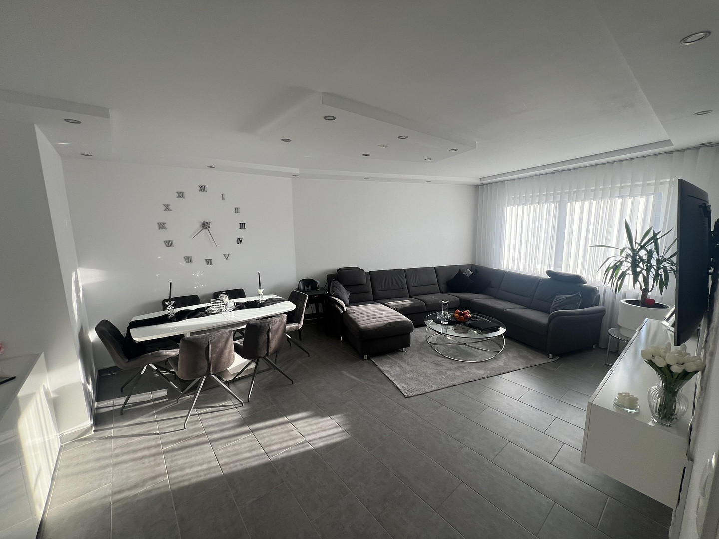 Geschmackvolle 3-Zimmer-Wohnung mit Einbauküche  in Augsburg-Oberhausen/Bärenwirt