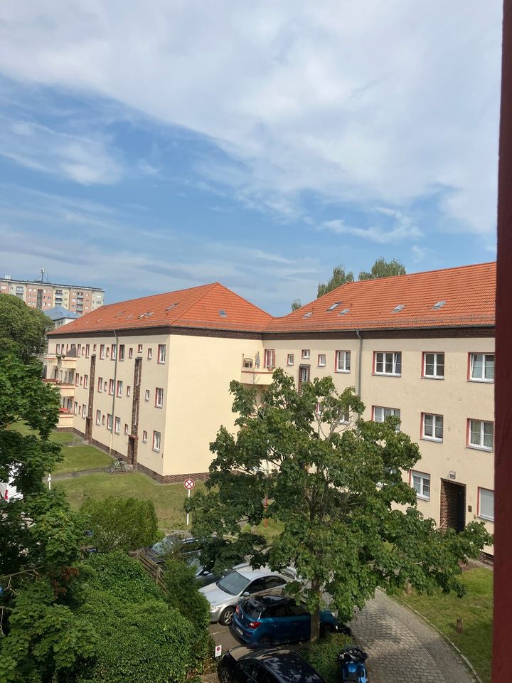 charmante Wohnung im 20er-Jahre-Bau mit extra Dachraum, Lankwitz