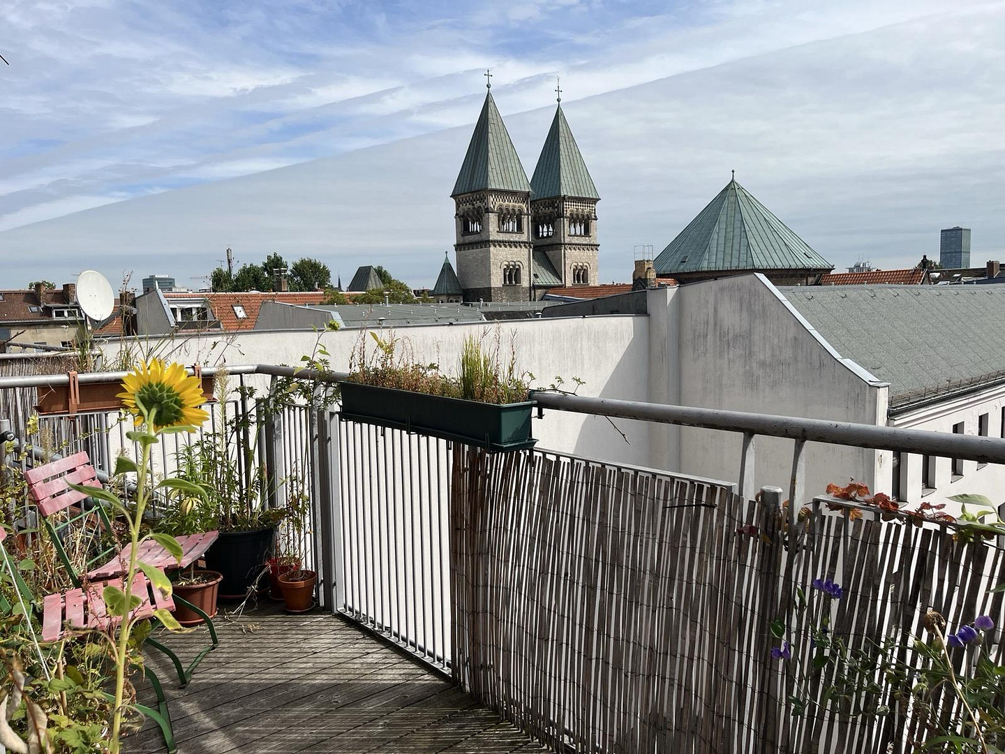 Helle Dachgeschosswohnung mit Dachterrasse mitten in Kreuzberg