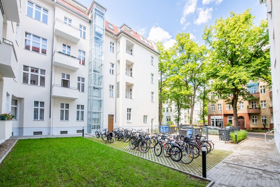 Vermietet & provisionsfrei: 3 Zimmer mit Balkon | Haus umfassend saniert | Top-Lage Steglitz