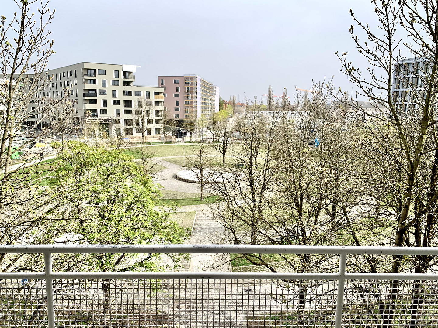 Top modernisierte, gut vermietete 4-Zimmer-Wohnung mit großem Balkon und Parkplatz