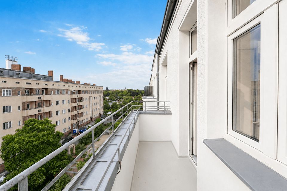 Charmante 1,5-Zimmer-Altbauwohnung mit großzügiger Wohnküche und Westbalkon – bezugsfrei (WE 40)