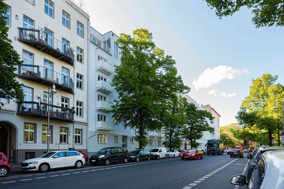 Provisionsfrei investieren: Vermietete Single-Wohnung am Viktoriapark – KREUZBERGER BESTLAGE
