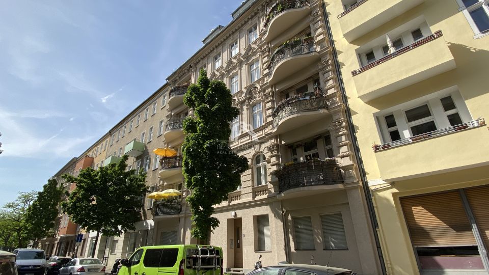 CHARMANTE 2-ZIMMER-ALTBAUWOHNUNG I DENKMALSCHUTZ I 3.OG I HINTERHAUS I SCHÖNEBERG I PROVISIONSFREI